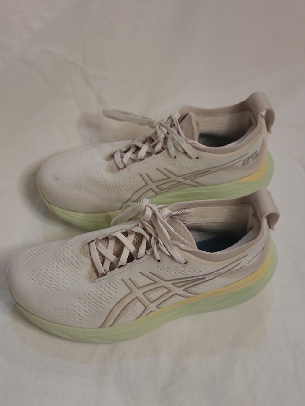 ASICS Women's Neutral Running Shoes in Light Beige with Mint Sole Size 6.5